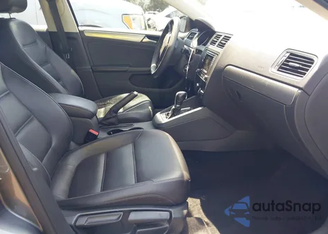 2018 Volkswagen Jetta 1.4T Se/1.4T Wolfsburg Edition из США, поврежденный, VIN 3VWDB7AJ1JM214647